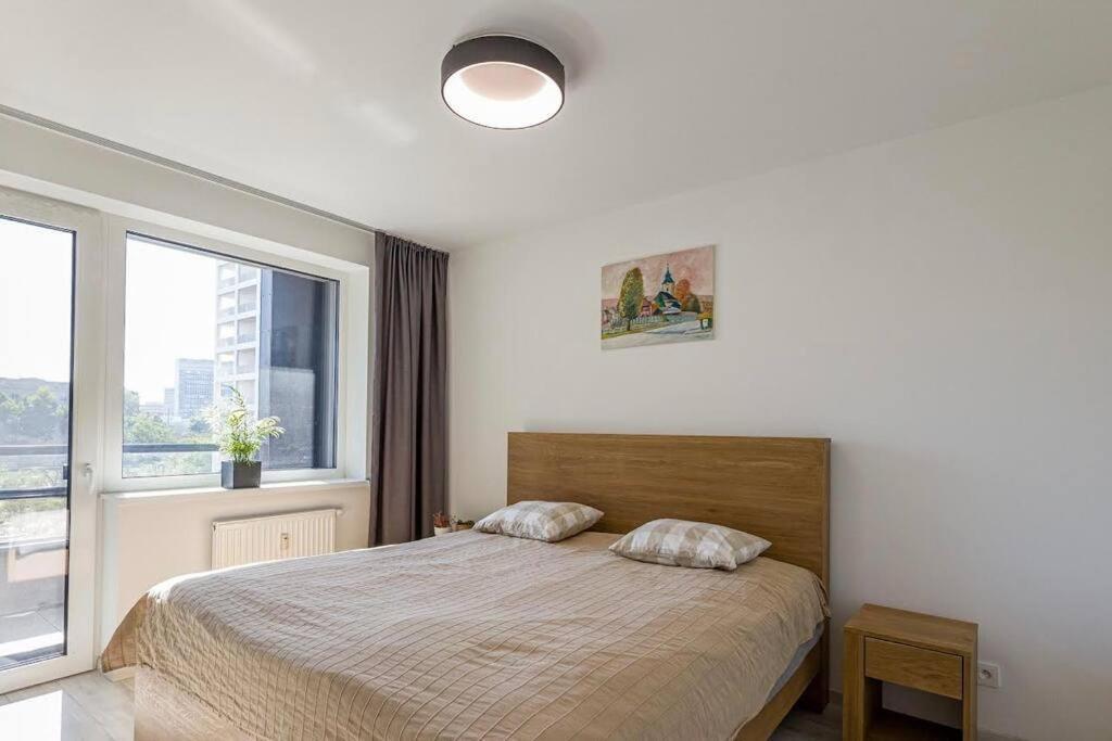 Urban Apartment With Possibility Of Parking บราติสลาวา ภายนอก รูปภาพ