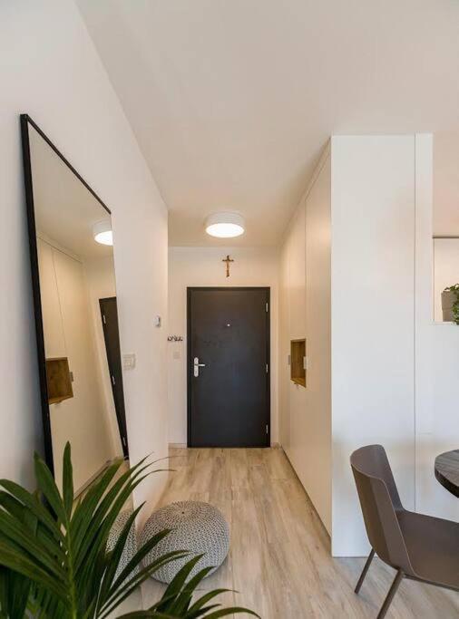 Urban Apartment With Possibility Of Parking บราติสลาวา ภายนอก รูปภาพ