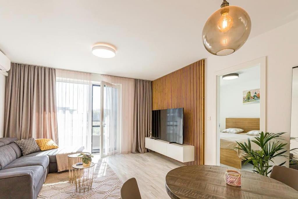 Urban Apartment With Possibility Of Parking บราติสลาวา ภายนอก รูปภาพ
